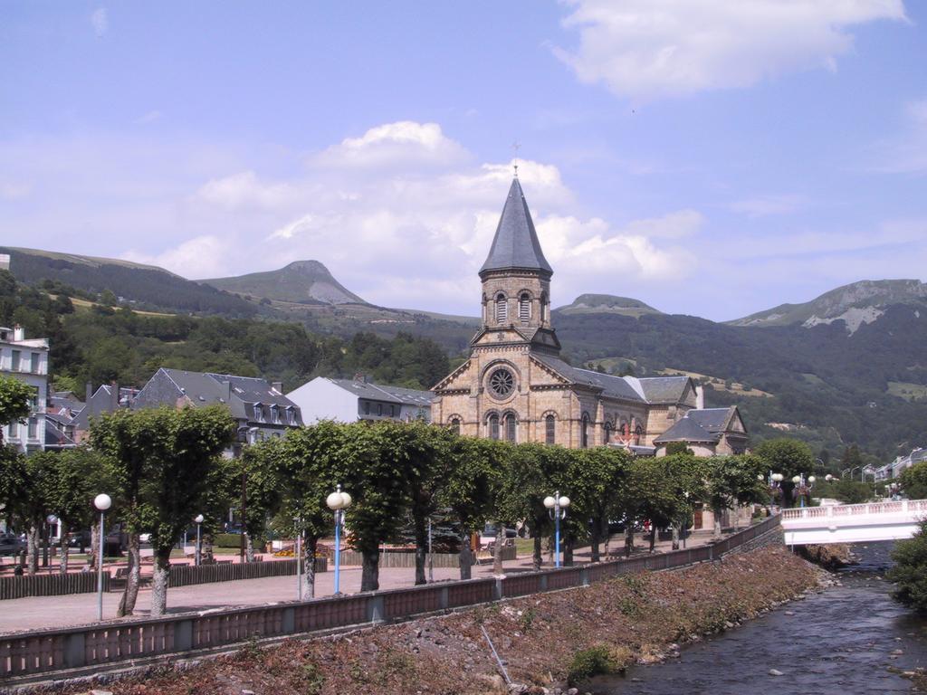 Vvf Correze Pays D'Eygurande Hotel Exterior photo