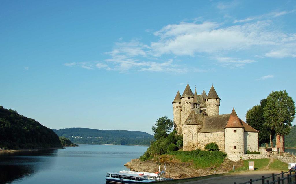 Vvf Correze Pays D'Eygurande Hotel Exterior photo